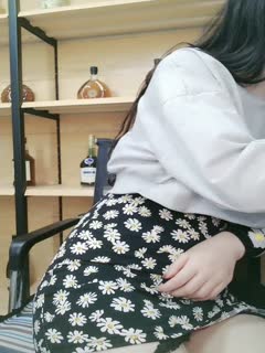 琪琪在线一区二区㊙️➕厨房里退掉短裙少妇